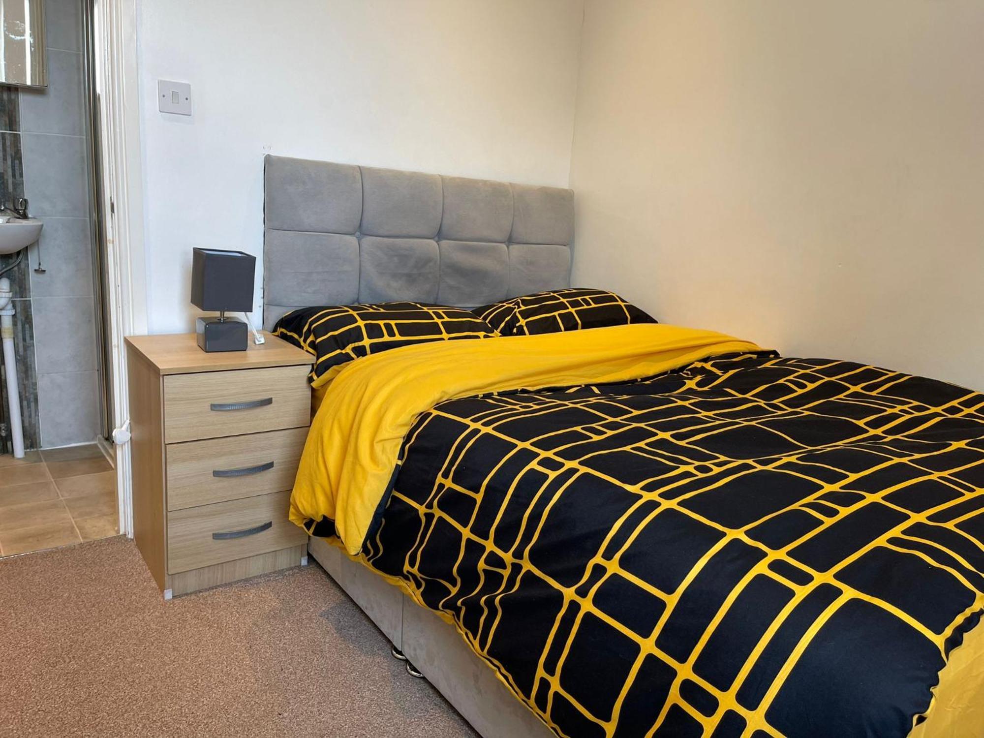 Town Centre, Very Convenient Newcastle-under-Lyme Εξωτερικό φωτογραφία